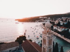 cody-black-Nm89MZvAR5I-unsplash